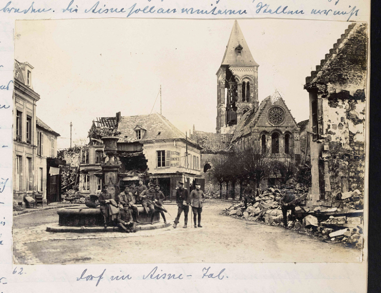 Abb. 1: Seite 155: Zerstörungen in einem Dorf im Aisne-Tal an der Westfront