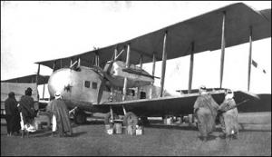 Das Bild zeigt eine Vickers Vernon im Irak, um 1921. 