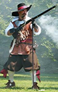Foto des Living History Darstellers Jack Onkelbach in der Rolle von Jan van Werth, 30-jähriger Krieg. Autor: Ökologix, Wikimedia Commons Jack Onkelbach in der Rolle von Jan van Werth