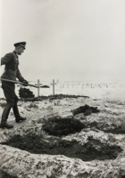   Beisetzungen „Ehrenfriedhof“ Wojewodyna, Russland Herbst 1942, Gräber-Offizier Manfred Wintzer, 26. Mot. Infanterie-Division Archiv Volksbund Deutsche Kriegsgräberfürsorge e.V., Kassel  D 107 Teil 1