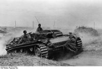 Das Bild zeigt ein Sturmgeschütz III bei Stalingrad 1942